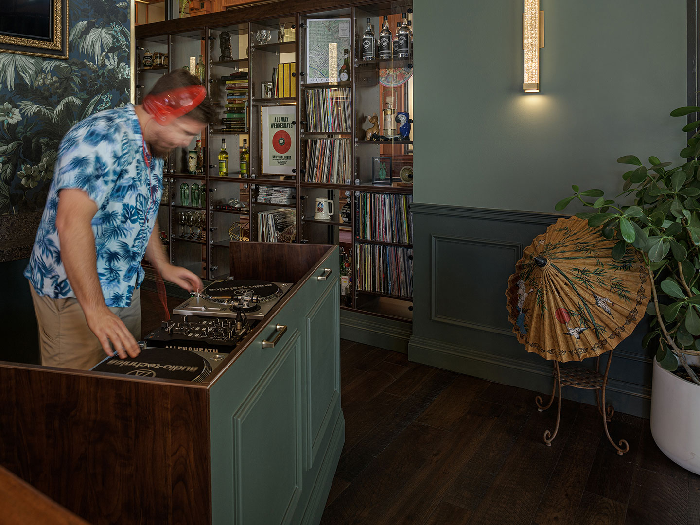 Water Bear Bar Pivot North Architecture