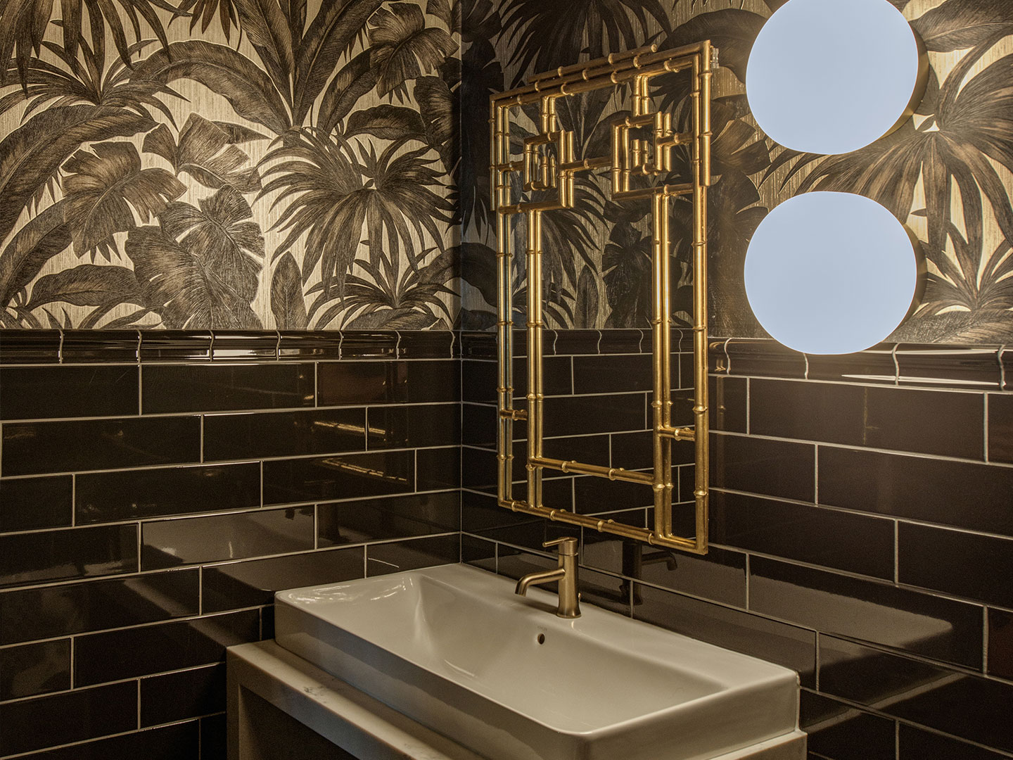 Water Bear Bar Pivot North Architecture